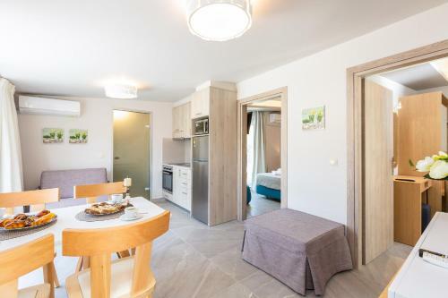 Apartamento Akrogiali Hotel