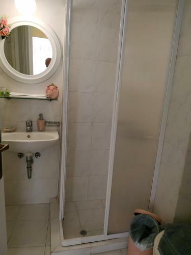 Hostal Fiera Guesthouse