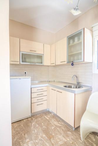 Fanes Villa Sleeps 8 With Pool And Air Con