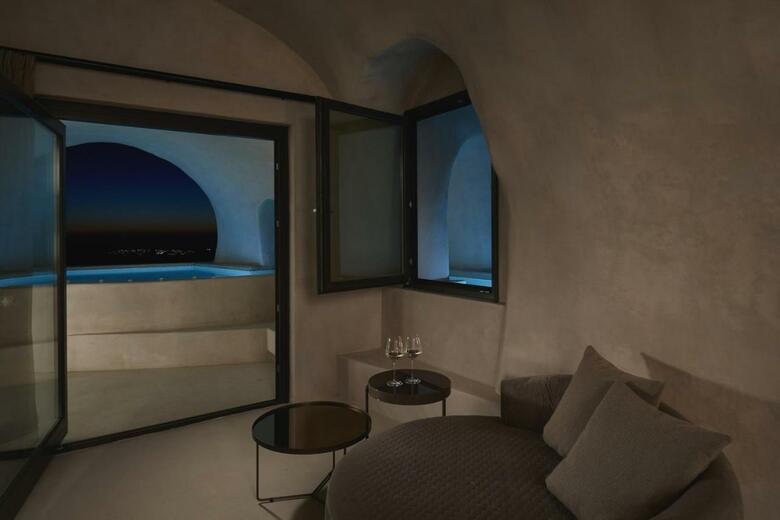 Hotel Divine Cave Experience