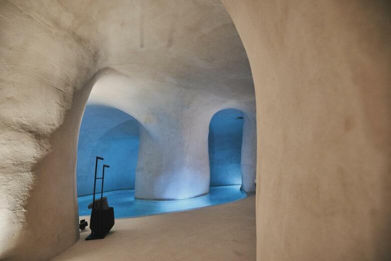 Hotel Divine Cave Experience