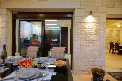 Beatiful Villa In Gouves Sea Views Crete