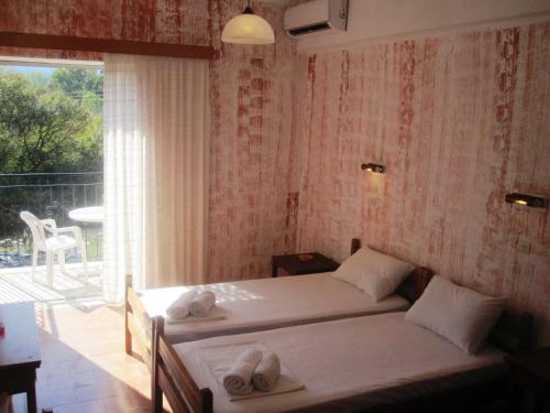 Anetta Apartments