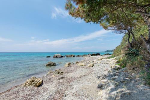 Beachfront Villa Posidi