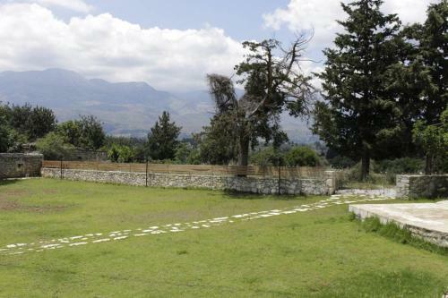 Theano Traditional House Mountain And Field View