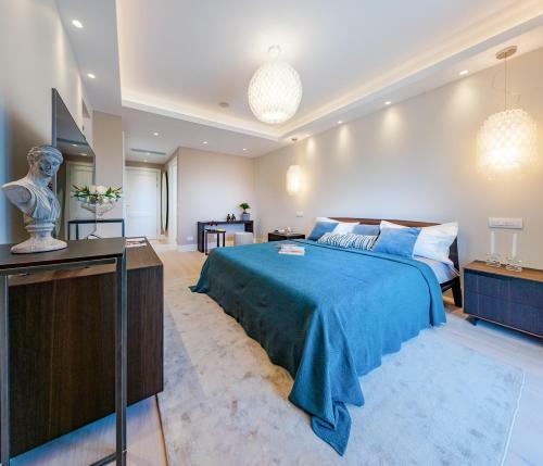 Villa In Tsifliki Sleeps 12 With Pool And Air Con