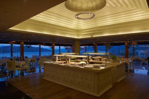 Villa In Tsifliki Sleeps 12 With Pool And Air Con