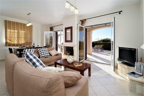 Kaligata Villa Sleeps 6 With Pool Air Con And Wifi