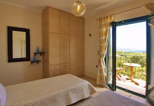 Karavadhos Villa Sleeps 5 With Pool And Air Con