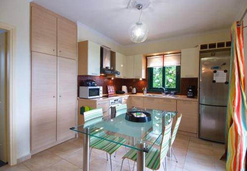 Karavadhos Villa Sleeps 5 With Pool And Air Con
