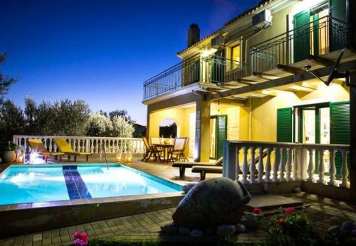 Karavadhos Villa Sleeps 5 With Pool And Air Con