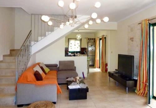 Karavadhos Villa Sleeps 5 With Pool And Air Con