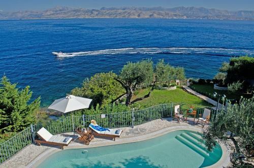 Kassiopi Villa Sleeps 10 Pool Wifi