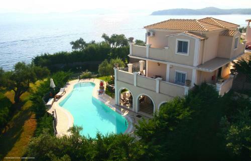 Kassiopi Villa Sleeps 10 Pool Wifi