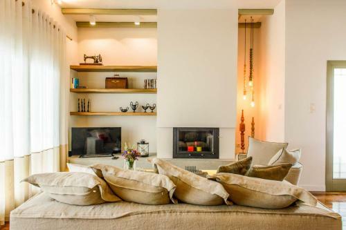 Kato Gatzea Villa Sleeps 6 With Pool And Air Con