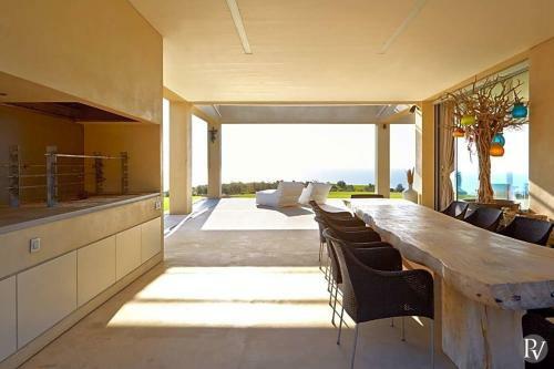 Kastro Villa Sleeps 18 With Pool And Air Con