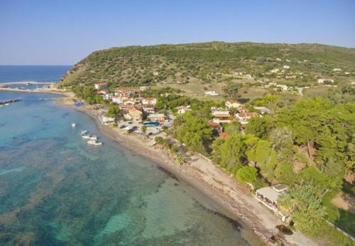 Kato Kateleios Villa Sleeps 7 With Pool And Air Con