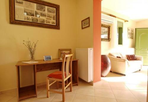 Kato Kateleios Villa Sleeps 7 With Pool And Air Con