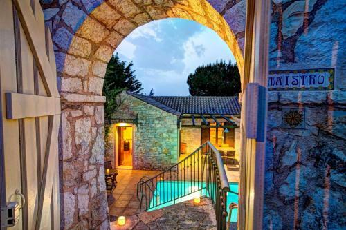 Katsarata Villa Sleeps 4 Pool Air Con Wifi