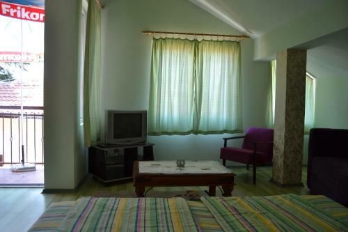 Bache Apartments