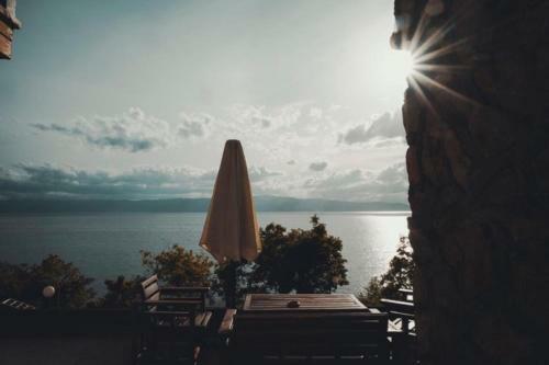 Hostal Robinson Sunset Guest House