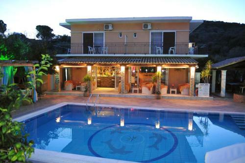 Hotel Makis Louvlis Apartments
