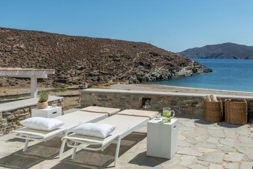 Eneos Kythnos Beach Villas-executive And Premium Villas