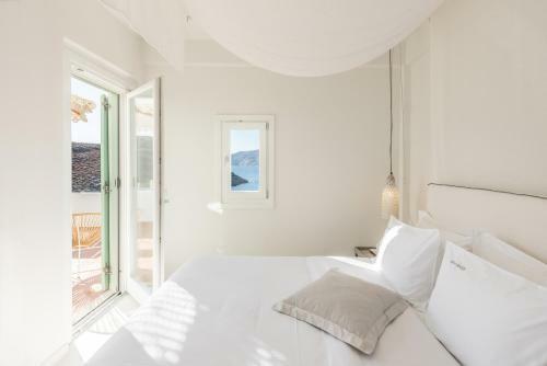 Eneos Kythnos Beach Villas-executive And Premium Villas