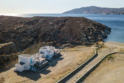 Eneos Kythnos Beach Villas-executive And Premium Villas
