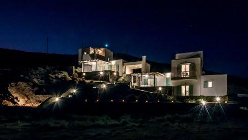 Eneos Kythnos Beach Villas-executive And Premium Villas