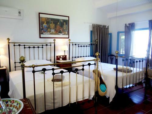 Chlomos Villa Sleeps 16 With Pool And Wifi
