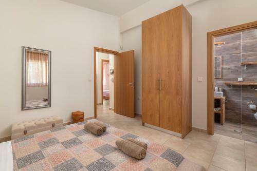 Kolympia Villa Sleeps 6 With Pool Air Con And Wifi