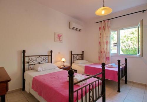 Kleismata Villa Sleeps 7 With Pool And Air Con