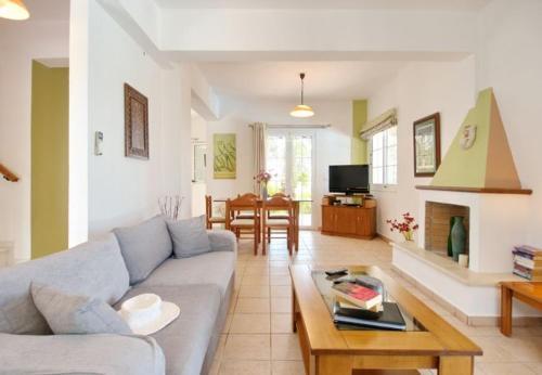 Kleismata Villa Sleeps 6 With Pool And Air Con