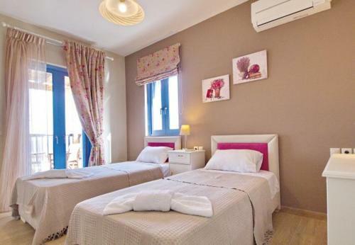 Villa In Kleismata Sleeps 7 With Pool And Air Con