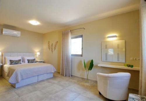 Villa In Kleismata Sleeps 7 Includes Swimming Pool And Air Con