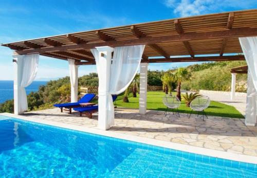 Villa In Kleismata Sleeps 7 Includes Swimming Pool And Air Con