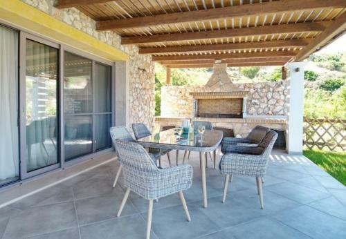 Villa In Kleismata Sleeps 7 Includes Swimming Pool And Air Con