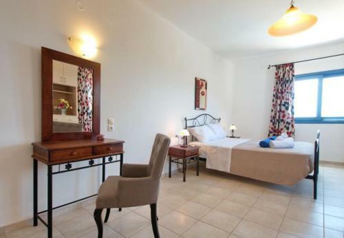 Villa In Kleismata Sleeps 7 Includes Swimming Pool And Air Con 3
