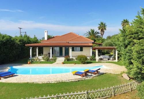 Kleismata Villa Sleeps 5 With Pool And Air Con