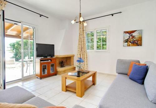 Kleismata Villa Sleeps 5 With Pool And Air Con