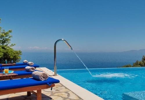 Villa In Kleismata Sleeps 6 With Pool And Air Con