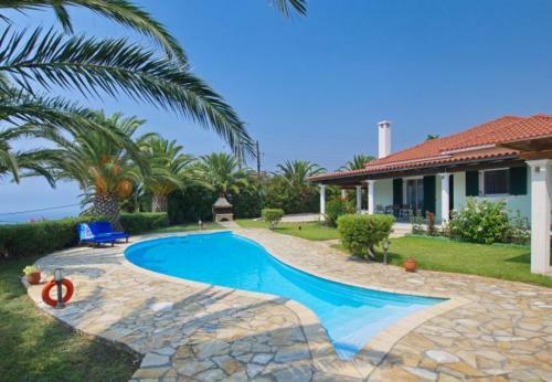 Villa In Kleismata Sleeps 5 Includes Swimming Pool And Air Con