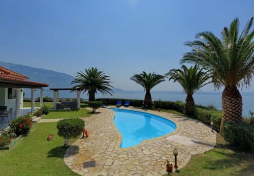 Villa In Kleismata Sleeps 5 Includes Swimming Pool And Air Con