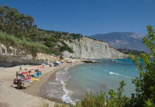 Villa In Kleismata Sleeps 5 Includes Swimming Pool And Air Con