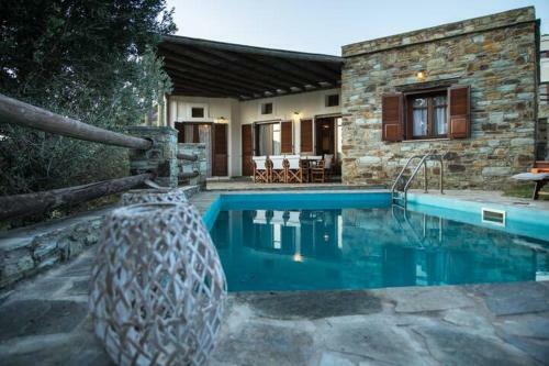 2ag252-house With A Pool In Andros