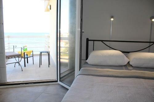Artemisia Beach Apartment.