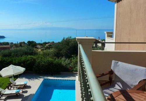 Lourdata Villa Sleeps 5 With Pool And Air Con