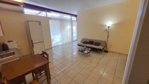 Tk-george Apartments By The Airport