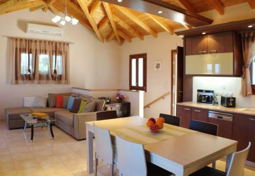 Matsoukata Villa Sleeps 6 With Pool And Air Con